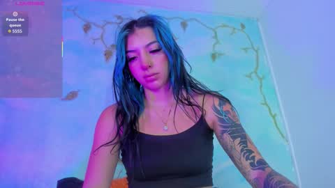 Snapshot of saturno_stone chatting on 10/14/25, 04:35 Saturnooo online show from 10/14/25, 04:35