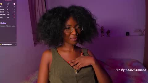 Snapshot of saturno_vibes chatting on 10/17/25, 08:50 saturno_vibes online show from 10/17/25, 08:50