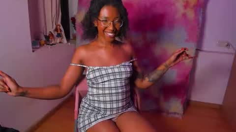 Snapshot of saturno_vibes chatting on 11/11/25, 09:53 saturno_vibes online show from 11/11/25, 09:53