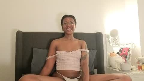 Snapshot of saturno_vibes chatting on 06/20/26, 05:49 saturno_vibes online show from 06/20/26, 05:49