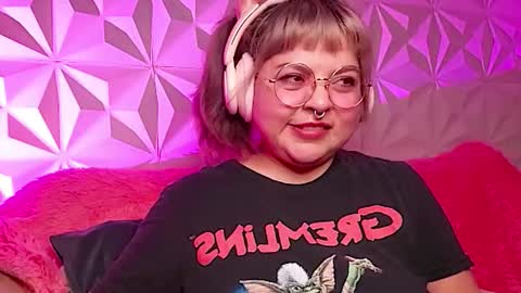 Gina George online show from 11/23/25, 01:05