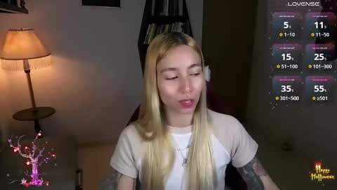 Snapshot of saucy_jenn1 chatting on 10/26/25, 10:58 I AM JENN  online show from 10/26/25, 10:58