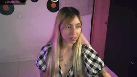 Snapshot of saucy_jenn1 chatting on 06/14/26, 03:52 I AM JENN online show from 06/14/26, 03:52