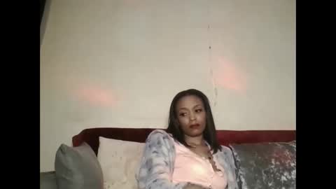 Snapshot of saucy_shanice chatting on 11/06/25, 01:17 Shaniiice online show from 11/06/25, 01:17