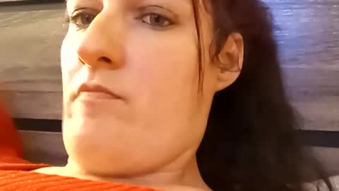 Snapshot of saucybear666 chatting on 02/25/25, 06:03 SnowBunny online show from 02/25/25, 06:03