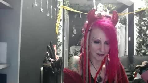 SaucySky online show from 10/25/25, 07:52