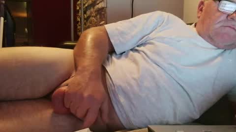 Snapshot of saugeil123 chatting on 07/11/26, 08:33 saugeil123 online show from 07/11/26, 08:33