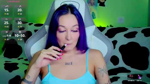 Ariel online show from 09/17/25, 03:41