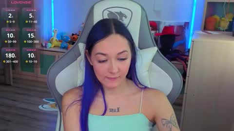 Ariel online show from 10/23/25, 03:28