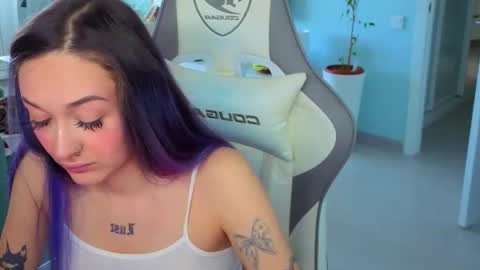 Snapshot of savage_lust_ chatting on 05/15/26, 03:35 Ariel online show from 05/15/26, 03:35