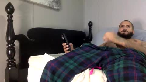 Snapshot of savagebullxxx chatting on 01/03/25, 12:22 savagebullxxx online show from 01/03/25, 12:22