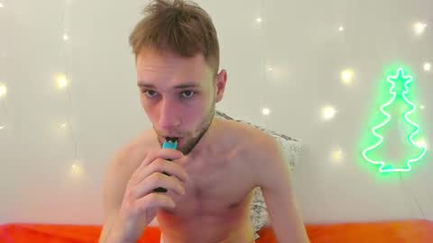 Snapshot of savak_hottie chatting on 01/25/25, 04:56 Savak Laakem online show from 01/25/25, 04:56