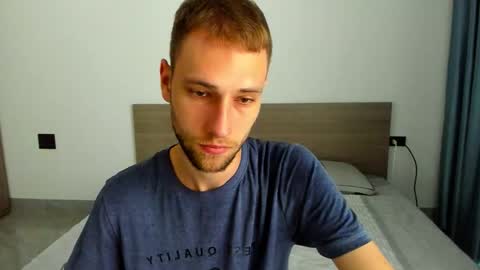 Snapshot of savak_hottie chatting on 09/17/25, 10:17 Savak Laakem online show from 09/17/25, 10:17