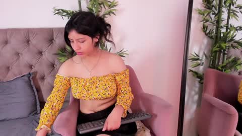 Snapshot of savannah_cameron chatting on 01/18/25, 12:36 Savannah online show from 01/18/25, 12:36