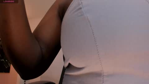 Snapshot of savannahstorm_ chatting on 09/15/25, 11:43 S a v a n n a h  online show from 09/15/25, 11:43
