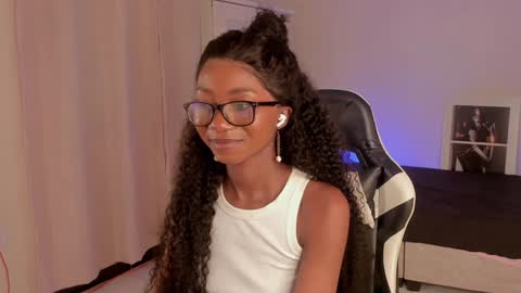 Snapshot of savannahwildee chatting on 12/21/24, 09:36 Savannahwildee online show from 12/21/24, 09:36