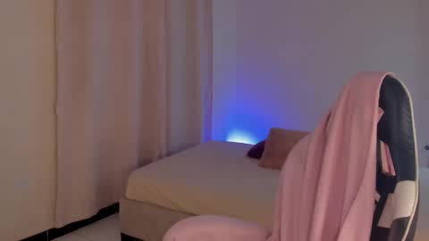 Snapshot of savannahwildee chatting on 02/20/25, 03:52 Savannahwildee online show from 02/20/25, 03:52