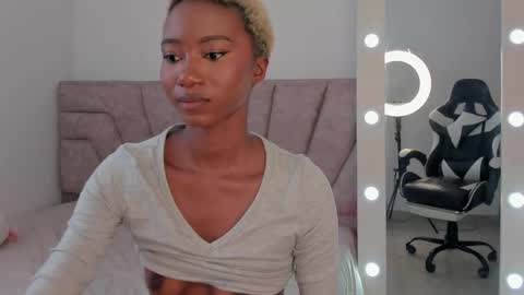 Snapshot of savannahwildee chatting on 10/14/25, 02:40 Savannahwildee online show from 10/14/25, 02:40