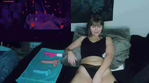 Snapshot of savethebea chatting on 12/20/24, 04:46 Bea online show from 12/20/24, 04:46