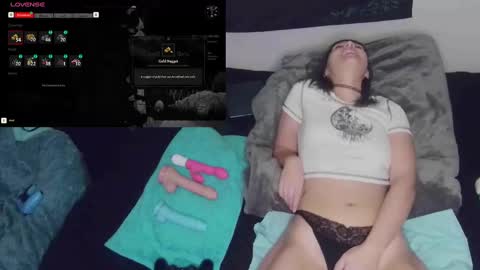 Snapshot of savethebea chatting on 12/22/24, 11:31 Bea online show from 12/22/24, 11:31