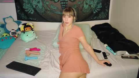 Snapshot of savethebea chatting on 01/06/25, 03:29 Bea online show from 01/06/25, 03:29