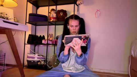 Snapshot of savingbreath chatting on 03/24/26, 11:43 savingbreath online show from 03/24/26, 11:43