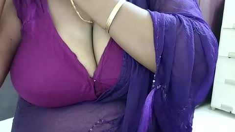 Snapshot of savita0969 chatting on 06/17/26, 04:48 Anjali online show from 06/17/26, 04:48