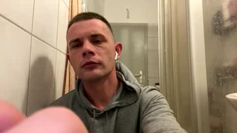 Snapshot of sawa08051989 chatting on 10/12/25, 01:26 chamomile online show from 10/12/25, 01:26