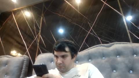 Snapshot of sawasdee04 chatting on 04/04/26, 08:34 petperson04 online show from 04/04/26, 08:34