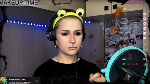 pronoun she. name Mary. age 21. online show from 12/15/24, 11:09