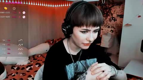 pronoun she. name Mary. age 21. online show from 02/20/25, 10:27