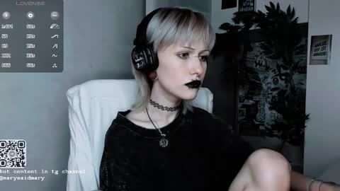 pronoun she. name Mary. age 21. online show from 10/15/25, 12:44