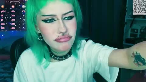 pronoun she. name Mary. age 21. online show from 02/26/26, 11:15