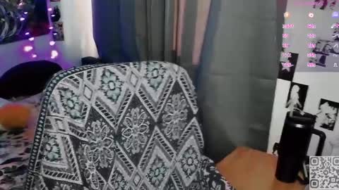 pronoun she. name Mary. age 21. online show from 04/01/26, 02:58