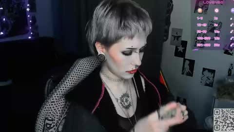 pronoun she. name Mary. age 21. online show from 04/14/26, 07:53