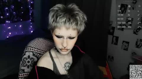 pronoun she. name Mary. age 21. online show from 04/22/26, 09:49