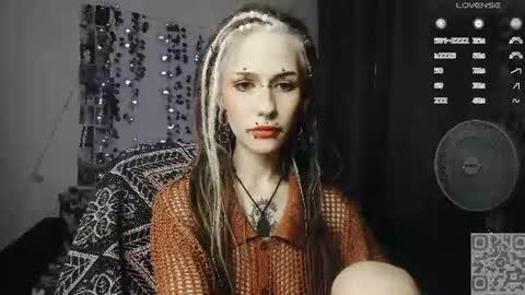 pronoun she. name Mary. age 21. online show from 07/22/26, 04:32