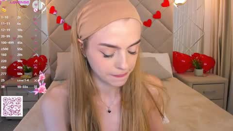 Snapshot of sayl0r_moon chatting on 02/19/25, 04:01 Kira GMT 7 Mon Thu-Sun 0800am-0200pm online show from 02/19/25, 04:01