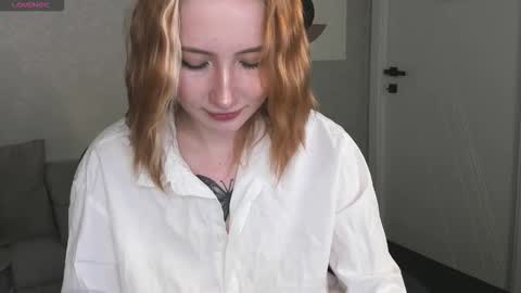 Kira  GMT 7 Mon Thu-Sun  0800am-0200pm  online show from 12/18/25, 09:48