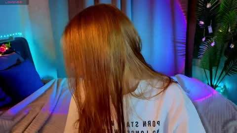 Kira  GMT 7 Mon Thu-Sun  0800am-0200pm  online show from 04/05/26, 09:17