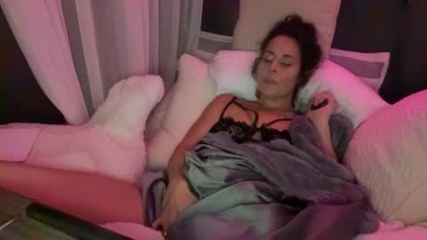 Good Girls Say Please...and Thank You online show from 01/11/25, 01:16