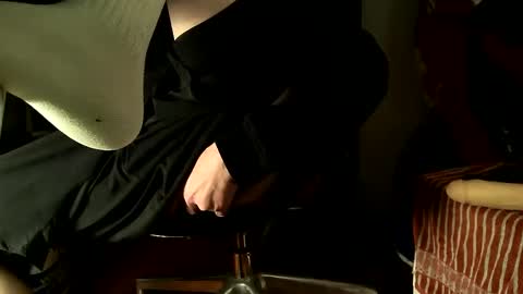 Snapshot of sbamx chatting on 10/19/25, 11:27 Sbamx online show from 10/19/25, 11:27