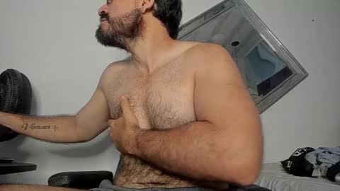 Snapshot of sbastone_muscle chatting on 10/10/25, 01:21 sebastian muscleman daddy the better latin lover online show from 10/10/25, 01:21