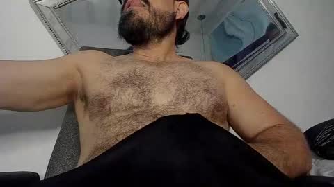 Snapshot of sbastone_muscle chatting on 10/13/25, 01:00 sebastian muscleman daddy the better latin lover online show from 10/13/25, 01:00