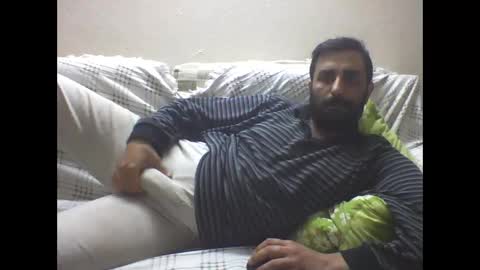 Snapshot of sbcf1 chatting on 01/01/25, 11:40 sbcf1 online show from 01/01/25, 11:40