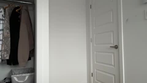 Snapshot of sbouchikh03 chatting on 01/05/26, 09:07 sbouchikh03 online show from 01/05/26, 09:07