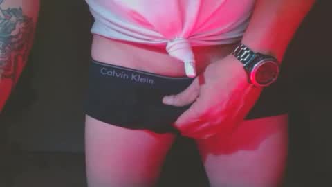 Snapshot of sbutter chatting on 12/08/24, 04:07 sbutter online show from 12/08/24, 04:07