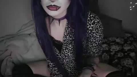 Snapshot of sc4r3d_v4mp chatting on 12/08/24, 05:50 Scary online show from 12/08/24, 05:50