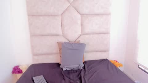 scaarlett_22 online show from 10/29/25, 06:31