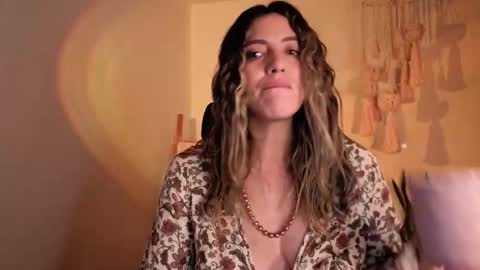 Snapshot of scalertt__steel_ chatting on 10/30/25, 04:19 Venus online show from 10/30/25, 04:19